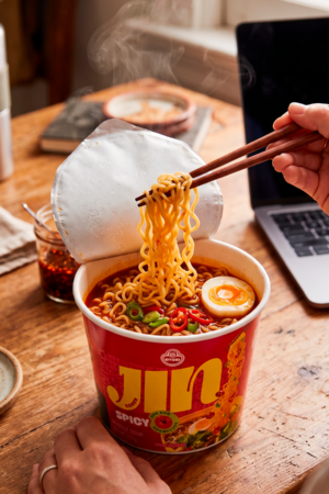 Ottogi Jin cup picante grande